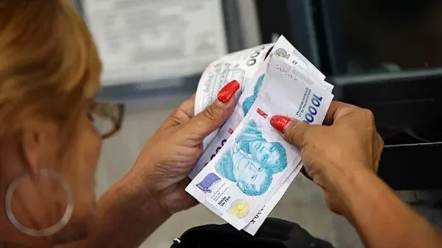 Consumo: persiste la fragilidad en el gasto familiar con mayor peso del pago de impuestos y servicios