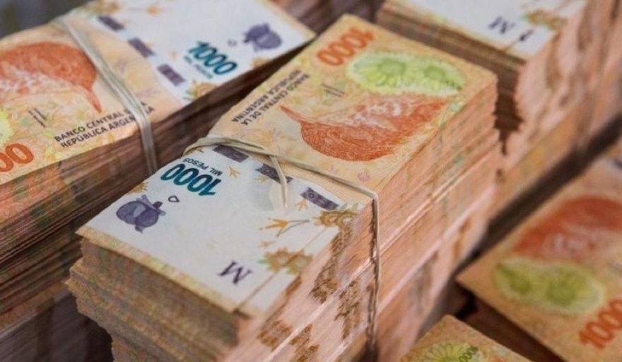 Milei confirmó que se van a emitir billetes de 20 mil y 50 mil pesos