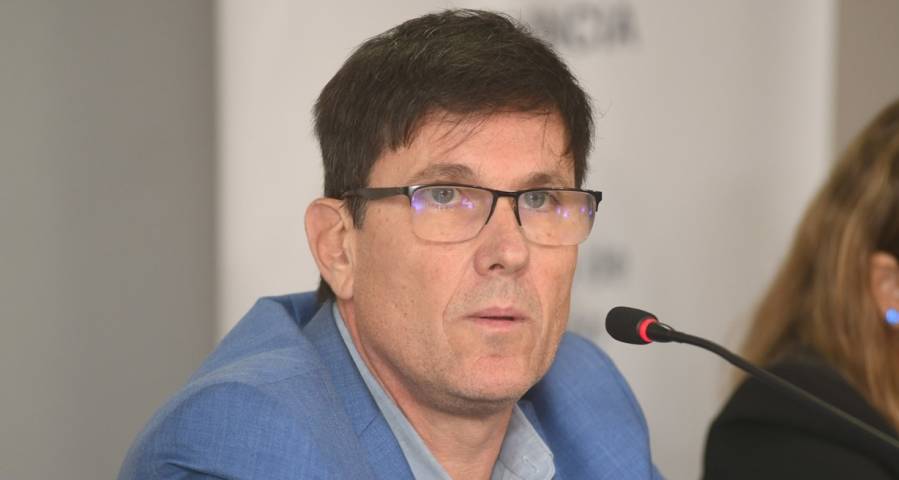Goity: “Si los docentes van al paro, evaluamos descontar los días no trabajados