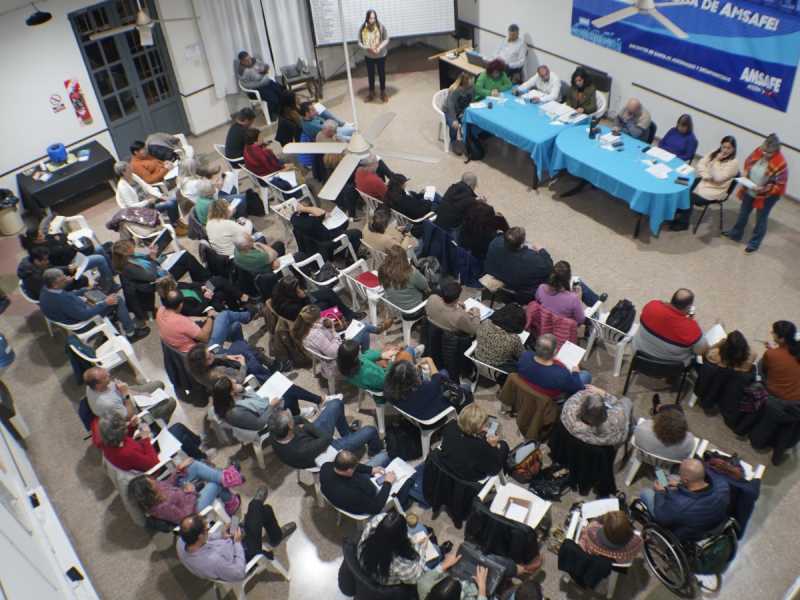 Docentes nucleados en Amsafé aceptaron oferta salarial del gobierno provincial