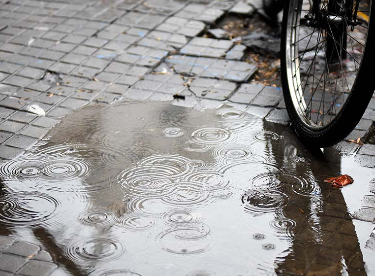 Viernes con tormentas y lluvias aisladas durante toda la jornada